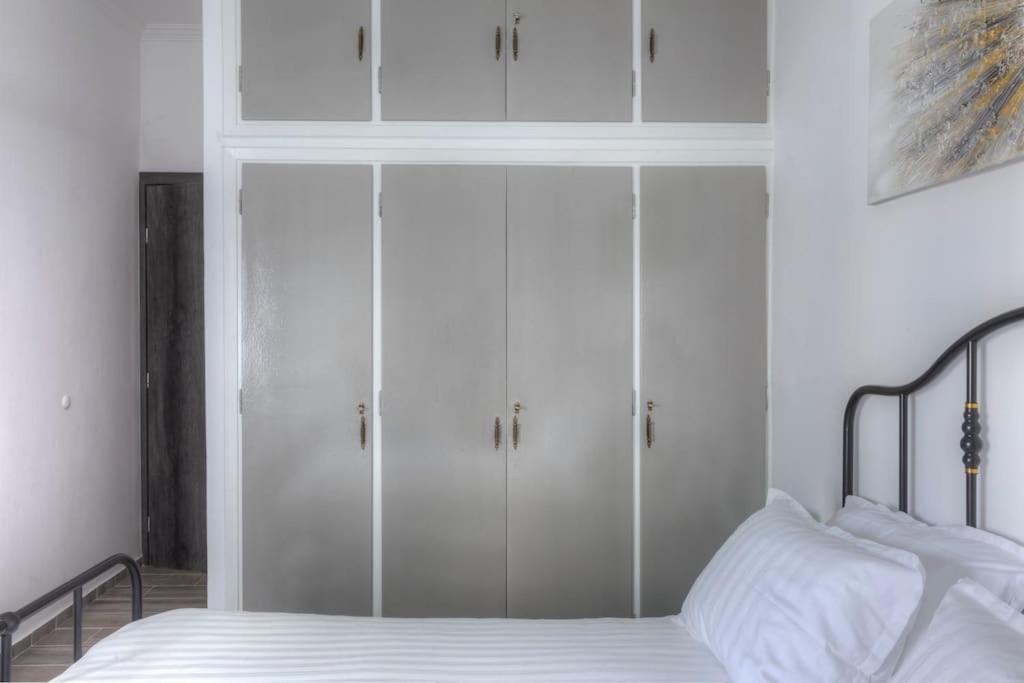 Urban Breeze Apartment *